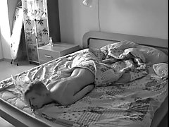 Horny girl decided to masturbate early in the morning, before she even goes out of her bed