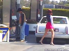 Slutty girl met a guy in a gas station and ended up having casual sex with him
